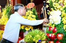 Thủ tướng Chính phủ Lê Minh Hưng tri ân các Anh hùng liệt sĩ tại Điện Biên Phủ