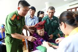 Công an Điện Biên thực hiện thu nhận mẫu sinh phẩm ADN thân nhân liệt sĩ