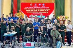 Trung ương Đoàn Thanh niên Cộng sản Hồ Chí Minh thăm, tặng quà người có công tại Nghệ An
