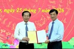 [Video] Đồng ch&iacute; Đỗ Thanh B&igrave;nh giữ chức B&iacute; thư Th&agrave;nh ủy Cần Thơ