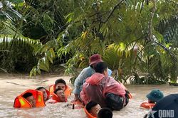 Bộ tư lệnh Vùng 5 Hải quân khẩn trương hỗ trợ người dân vùng ngập lụt tại Phú Quốc