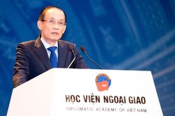 Bộ trưởng Lê Hoài Trung dự lễ tốt nghiệp Học viện Ngoại giao, gửi gắm kỳ vọng tới các tân cử nhân về tinh thần tự học