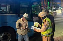 TPHCM: Tăng cường kiểm tra xe khách ở các tuyến đường trọng điểm