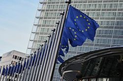 EU thông qua cơ chế tịch thu và bán dầu Nga từ tàu chở dầu bị bắt giữ