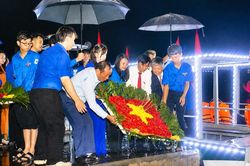Tri ân trên dòng Thạch Hãn, chiếu phim cách mạng thắp sáng lý tưởng thanh niên