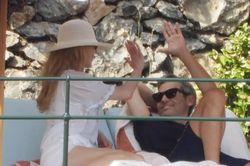Ảnh thân mật của Nicole Kidman với doanh nhân Mỹ