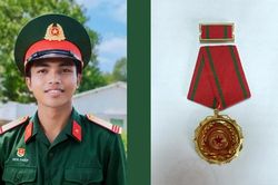 Truy tặng Huân chương Dũng cảm cho chiến sĩ hy sinh khi cứu hai người dân