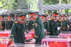 Lễ tiễn đưa 34 liệt sỹ từ xã Thanh Thủy về Nghĩa trang liệt sỹ Quốc gia Vị Xuyên