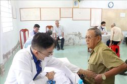 Gần 7.000 người có công được khám bệnh, cấp thuốc miễn phí
