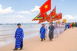 Về làng Long Thủy khám phá nét văn hóa tâm linh của làng biển 300 năm