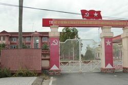 Công sở tiền tỷ cửa đóng then cài sau sáp nhập, Hà Tĩnh tìm lời giải