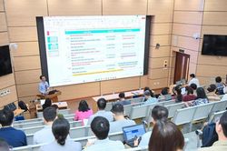 Điểm sàn khối y dược tăng đồng loạt, Y học cổ truyền lần đầu chạm mốc 20