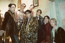 BTS trở lại và điều không ai ngờ đã xảy ra với cả thị trường Kpop