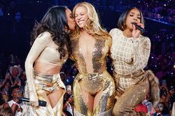 Cha của Beyoncé xác nhận Destiny's Child sắp trở lại