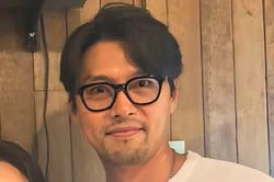 Hyun Bin lộ diện với gương mặt râu ria rậm rạp