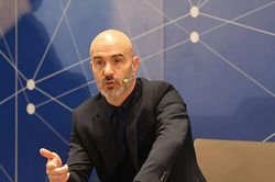 Tân HLV Enzo Maresca lên tiếng về 115 cáo buộc vi phạm tài chính của Manchester City