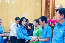 Công đoàn xã Duy Xuyên huy động hơn 2,2 tỷ đồng hỗ trợ đoàn viên khó khăn