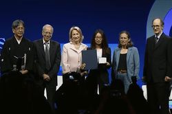 Trung Quốc lần đầu có hai chủ nhân 'Nobel Toán học' trong một năm