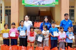 Trường CĐ Kỹ thuật Công nghệ Quy Nhơn tổ chức Chiến dịch 'Mùa hè xanh' tại xã Ia Nan