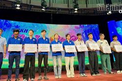 Báo và Phát thanh, Truyền hình Khánh Hòa phối hợp trao 26 suất học bổng cho học sinh, sinh viên vượt khó, học giỏi