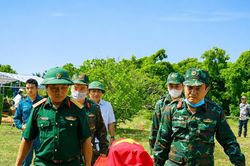 Chờ một kỷ vật gọi tên người nằm lại