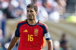 Real Madrid nhắm Rodri cho năm 2026, Man United quyết giữ chân Bruno Fernandes