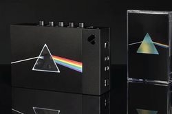 Máy nghe băng cassette We Are Rewind phiên bản Pink Floyd: Sự kết hợp giữa hoài cổ và công nghệ hiện đại