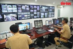 Cảnh s&aacute;t giao th&ocirc;ng tập trung xử l&yacute; l&aacute;i xe vi phạm qua khai th&aacute;c dữ liệu gi&aacute;m s&aacute;t h&agrave;nh tr&igrave;nh