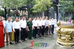 Hiệp hội Doanh nghiệp tỉnh dâng hoa, dâng hương tri ân các Anh hùng liệt sĩ