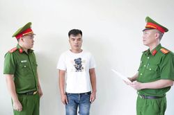 Phú Thọ khởi tố vụ chống người thi hành công vụ, tạm giữ tài xế thông chốt CSGT