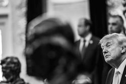 Vừa công bố, thuế quan mới của ông Trump đã bị kiện