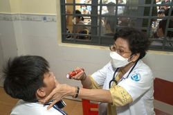 TP. Cần Thơ: Gần 900 con em gia đình chính sách được khám bệnh miễn phí