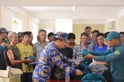 Tiếp tục tìm kiếm 3 ngư dân mất tích ở Trường Sa