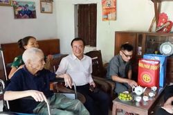 X&atilde; Suối Hai tri &acirc;n người c&oacute; c&ocirc;ng dịp 27/7