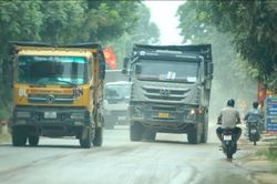 Chấn chỉnh hoạt động xe tải chở vật liệu trong nội đô