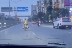 CSGT Hà Nội mở đường đưa bệnh nhi cấp cứu kịp thời