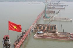 Cầu Hồng Hà phấn đấu thông xe kỹ thuật vào tháng 7/2027
