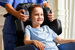 Trẻ mấy tuổi mới nên dùng ghế massage? Bác sĩ khuyến cáo cần lưu ý những điều này