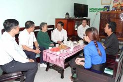 Chánh án TAND tỉnh Lâm Đồng thăm, tặng quà tri ân Mẹ Việt Nam Anh hùng nhân dịp 27/7