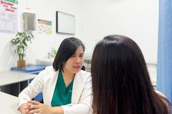 20 năm không mặc được quần áo mình thích, người phụ nữ vỡ òa sau ca phẫu thuật