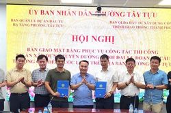 Phường Tây Tựu bàn giao mặt bằng thực hiện dự án đường Vành đai 3,5