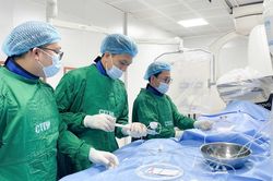 Làm chủ kỹ thuật can thiệp mạch máu não, Bệnh viện ĐKTP Vinh mở thêm cơ hội sống cho người bệnh đột quỵ