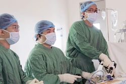 Ghép thận lần thứ 3 cho bệnh nhân có bất thường mạch máu, Bệnh viện Nhân dân 115 lập thêm dấu mốc chuyên môn