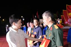 Quảng Ninh: Trao ảnh phục dựng ch&acirc;n dung liệt sĩ tới th&acirc;n nh&acirc;n c&aacute;c gia đ&igrave;nh