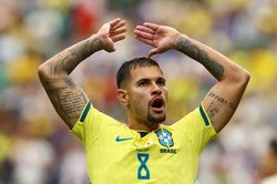 Arsenal ra giá mua Bruno Guimaraes