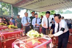 Truy điệu, an táng trọng thể 34 hài cốt liệt sĩ tại Nghĩa trang Quốc gia Vị Xuyên