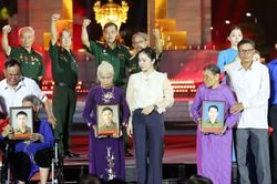 Viết tiếp những trang sử bằng kỷ vật và lòng biết ơn