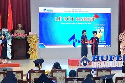 Trường ĐH Ngoại ngữ Huế trao bằng cử nhân văn bằng 2 cho 773 học viên