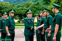 Trung tướng Vũ Trung Kiên kiểm tra Đồn Biên phòng Nậm Kè, trao quà tri ân người có công và gia đình chính sách