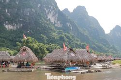 Mục sở thị bè tre du lịch sông Bôi xứ Mường
